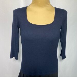 Elie Tahari ribbed knit top in ladies medium. 3/4 length sleeves, cotton/modal